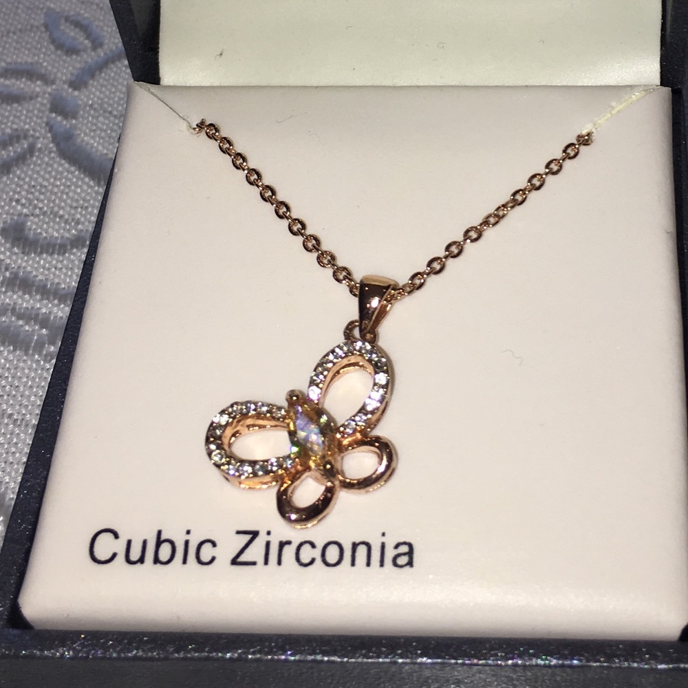 Gold Butterfly 🦋Necklace